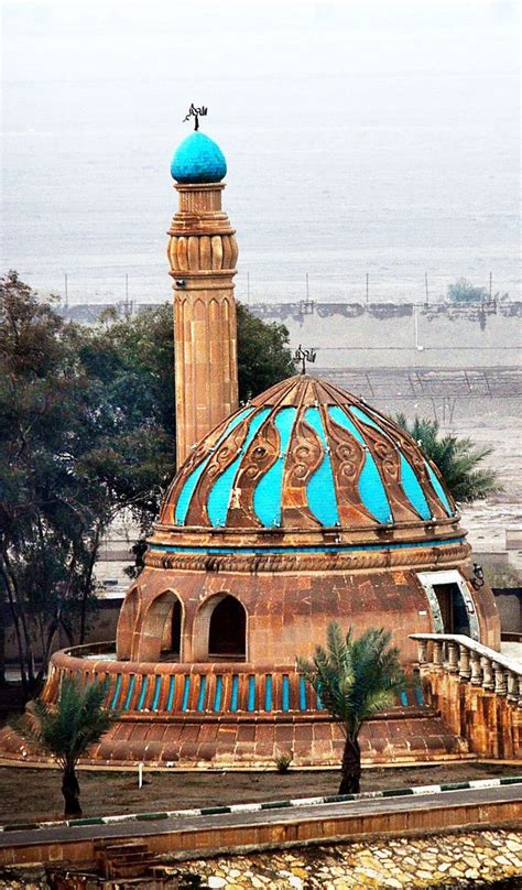 Mosque in Baghdad | Mosque architecture, Islamic architecture ...