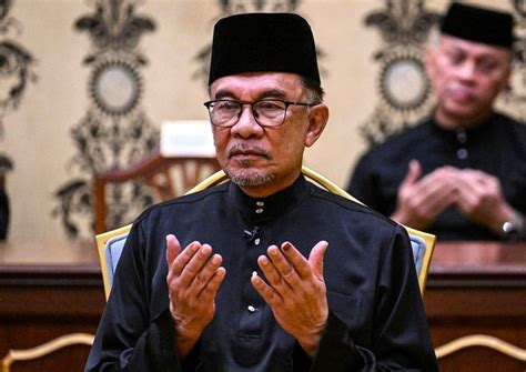 Anwar Ibrahim: Who is Malaysia's new prime minister?, Malaysia News ...