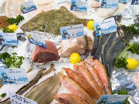 Fresh fish counter display - Stock Image - C003/8887 - Science Photo ...