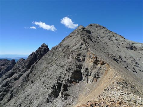 Castle Peak and Conundrum Peak - Outdoor Trail Maps