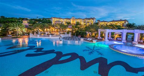 SANDALS Grande Antigua: All-Inclusive on Dickenson Bay