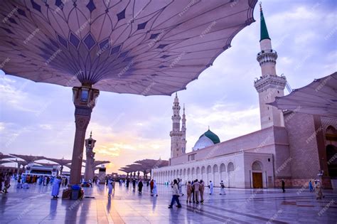 Premium Photo | Nabawi mosque madina saudi arabia