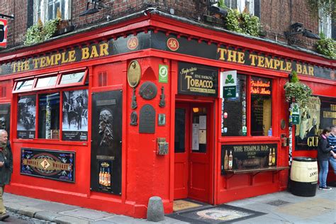 The Temple Bar, Dublin, Ierland | Dublin ireland photography, Temple ...