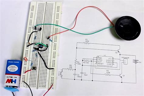 Building a Wailing Siren Circuit using a 555 Timer IC