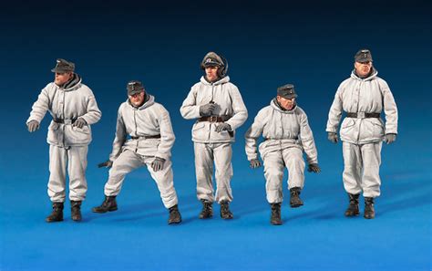 1/35 German Tank Crew (Winter Uniforms). Special Edition | Hobby Sense