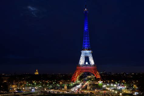 TourEiffel BleuBlancRouge (pixinn.net) - Tour Eiffel — Wikipédia ...