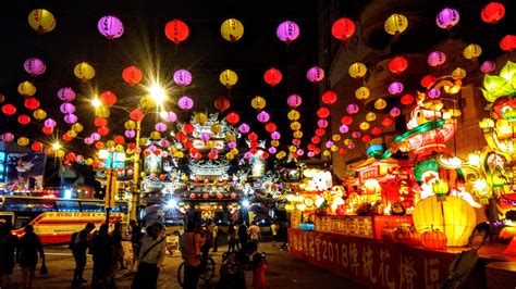 Do these lights of Raohe Night Market ever go off? One of those things ...