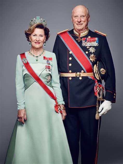 King Harald V and Queen Sonja of Norway Silver Jubilee - Right Royal ...