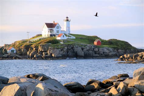 10 Essential New England Lighthouses - New England Today