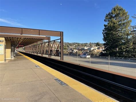 Bart Train Platform, Rockridge Station in 2023 | Train platform, Bay ...