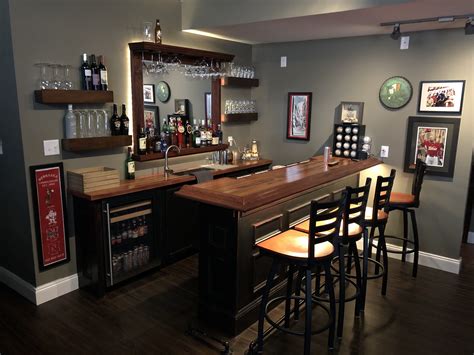 20+30+ Small Man Cave Bar Ideas – HOMYRACKS