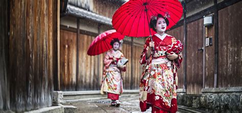 Where To See Geisha in Kyoto: Bookable Experiences, Festivals & More ...