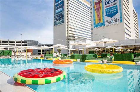 Downtown Grand Pool | Cabanas & Daybeds | Hours & Photos | Las Vegas