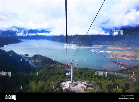 sea to sky gondola Stock Photo - Alamy