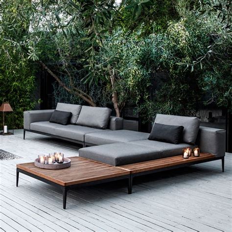 31 Stylish Modern Outdoor Furniture Ideas - DigsDigs