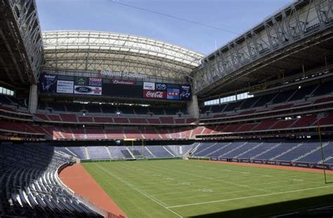 NRG (Reliant) Stadium's retractable roof — though rarely opened ...