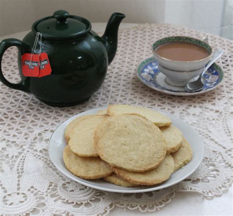 Food Lust People Love: Lazy Cow Rich Tea Biscuits #CreativeCookieExchange