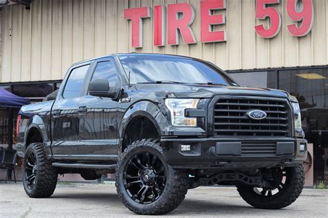 Ford F-150 Black Fuel Off-Road Vapor D560 | Wheel Front