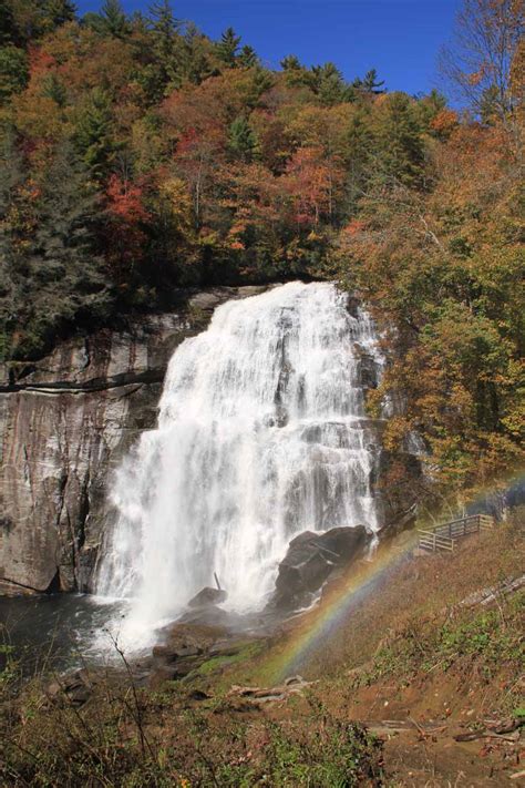 Top 10 Best Waterfalls in North Carolina & How To Visit Them - World of ...