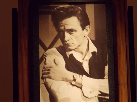 Johnny Cash, Country legend | Johnny cash, Famous faces, Johnny