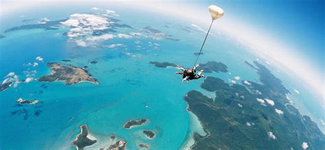 Airlie Beach Skydive | Mad Monkey Backpackers