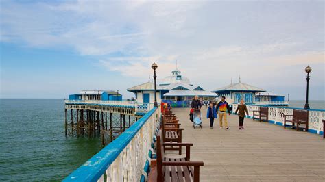 People Pictures: View Images of Llandudno Pier