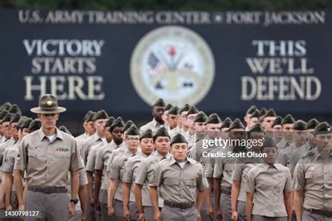 Us Army Graduation Photos and Premium High Res Pictures - Getty Images