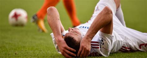 How to Treat Common Football Injuries | Sterosport