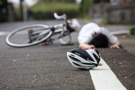 How Do Helmets Impact a Bicycle Accident Settlement? | Bogin, Munns ...