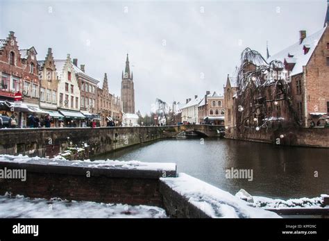 Bruges Canals Winter High Resolution Stock Photography and Images - Alamy