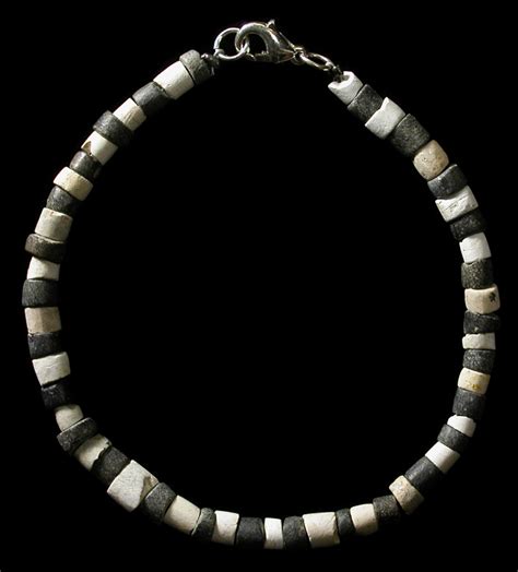 Ancient Resource: Ancient Sumerian and Mesopotamian Jewelry for Sale