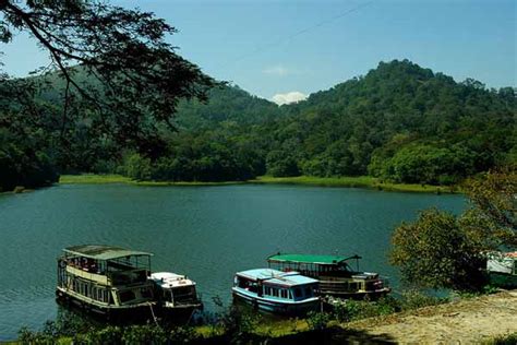 Boating at Thekkady - Just Kerala