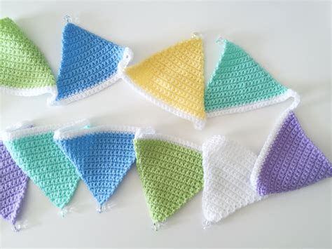 Crochet bunting DIY - Hello Deborah