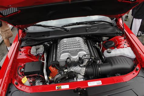 707-Horsepower Challenger Hellcat Earns EPA 22 MPG Highway Rating ...