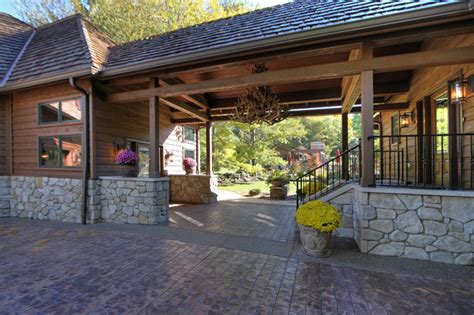 Rustic Garage Addition & Breezeway - Rustic - Exterior - St Louis - by ...