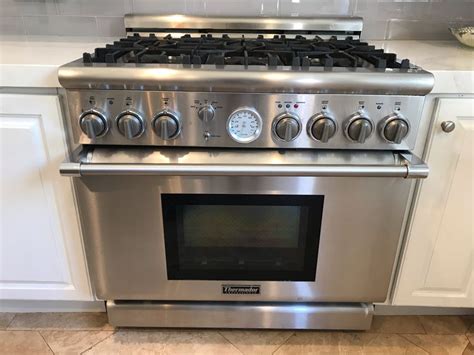 Thermador Professional 36' Freestanding 6-Burner Gas Range Stainless ...