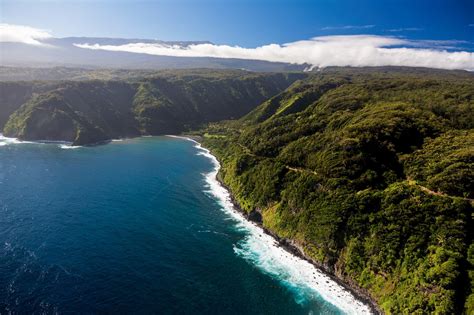 The Famous Road to Hana (Maui): 2024 DIY Planning Guide