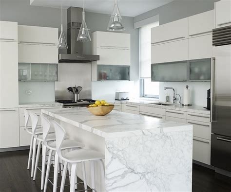 White marble countertops – an elegant and noble look for your kitchen