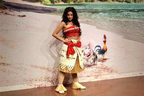 Moana character meet 'n' greet at Art of Disney Animation, Walt Disney ...