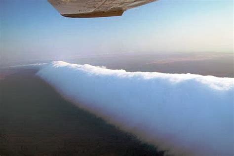 Mysterious Cloud Formation - The Morning Glory Cloud - Unbelievable Info