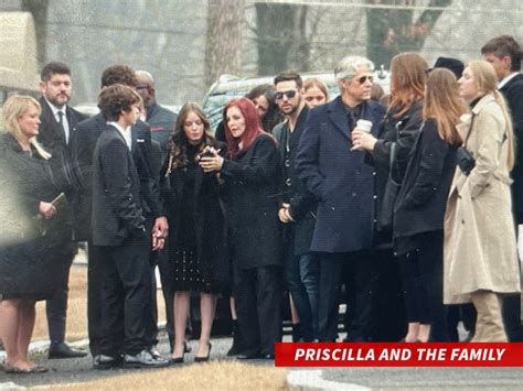 Lisa Marie Presley's Public Funeral at Graceland