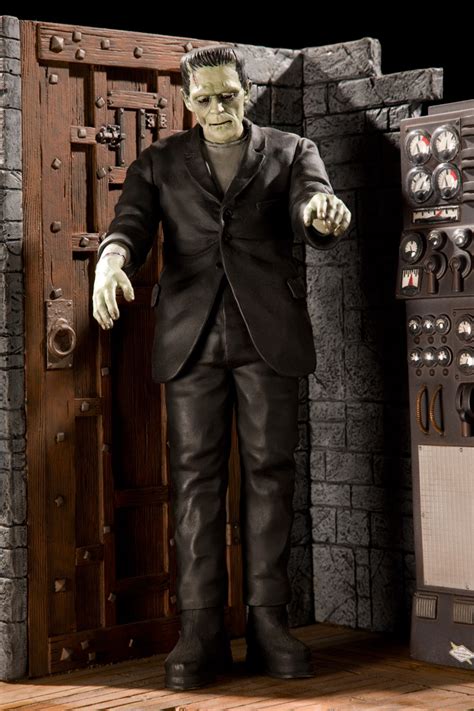 Frankenstein (1931) - The Doctor's Model Mansion