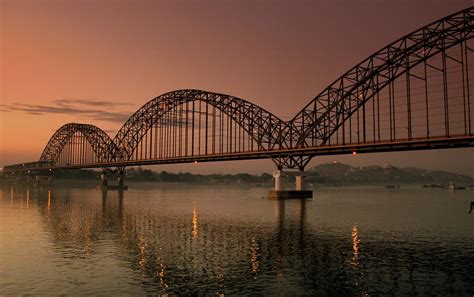 Irrawaddy Bridge (Mandalay, 2008) | Structurae