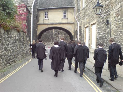 File:Oxford University students academic dress.jpg - Wikipedia