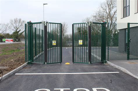 Automatic Bi-Folding Gates - Harling Security