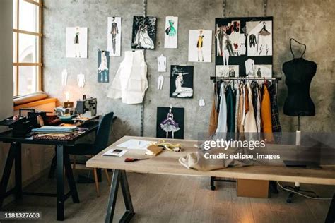 Fashion Studio Photo Photos and Premium High Res Pictures - Getty Images