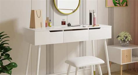 White Gloss Dressing Tables for Contemporary Spaces