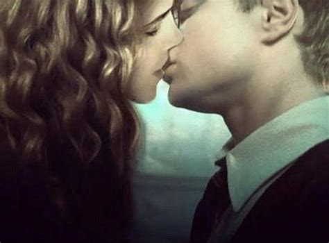 Harry Potter And Hermione Kissing