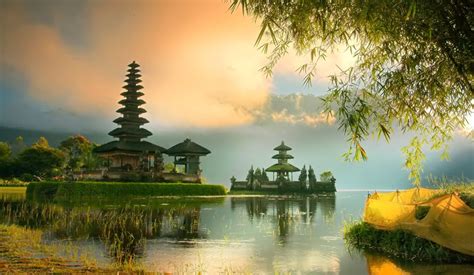 Indonesian Travel Guide: Holiday? Indonesia beautiful place in the visit