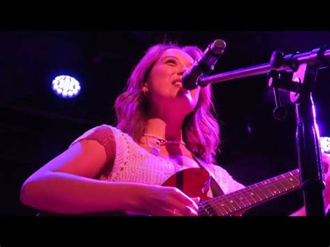 Laufey - Magnolia (live at The Bowery Ballroom 09/28/22) - YouTube